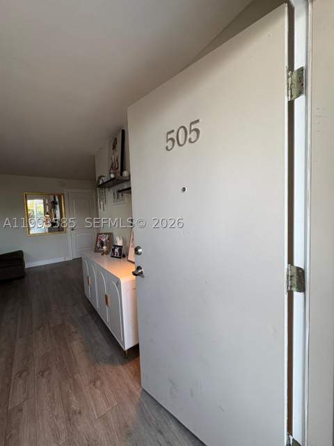 910 Michigan Ave 505, Miami Beach FL - photo 15 of 17