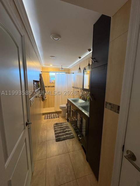910 Michigan Ave 505, Miami Beach FL - photo 8 of 17