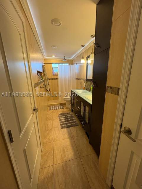 910 Michigan Ave 505, Miami Beach FL - photo 9 of 17