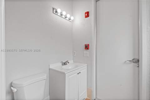 18140 NW 90th Ave, Hialeah FL - photo 24 of 57