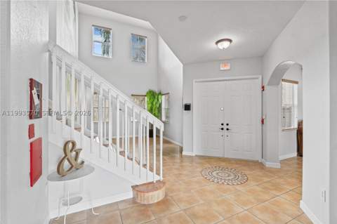 18140 NW 90th Ave, Hialeah FL - photo 6 of 57