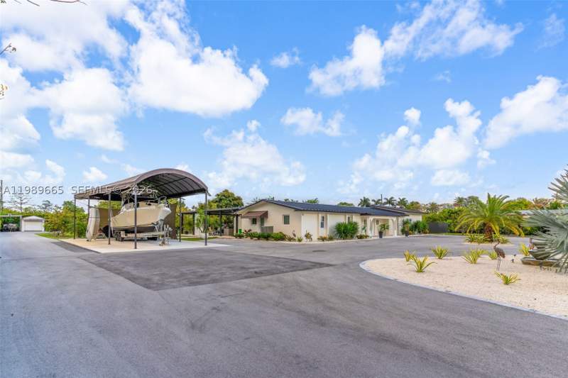 4 bedroom SingleFamilyResidence at 24655 SW 212th Ave, Bonanza Estates, Homestead — photo 5