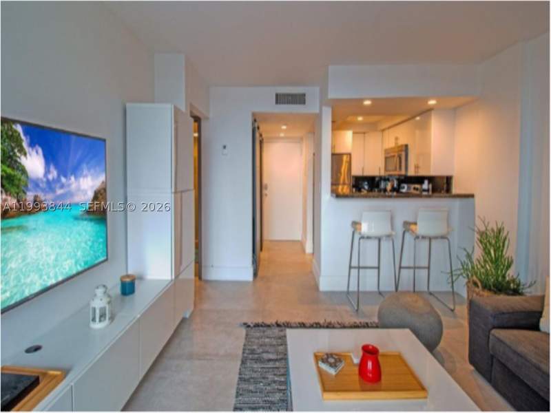 1 bedroom Condominium at 1035 West Ave 802, Mirador 1035 Condo, Miami Beach — photo 2