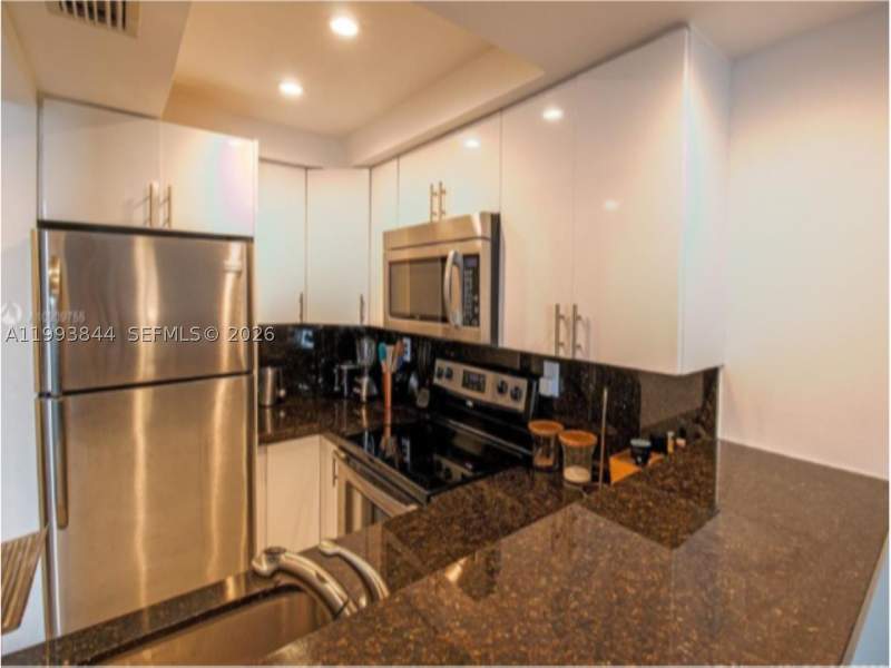 1 bedroom Condominium at 1035 West Ave 802, Mirador 1035 Condo, Miami Beach — photo 5