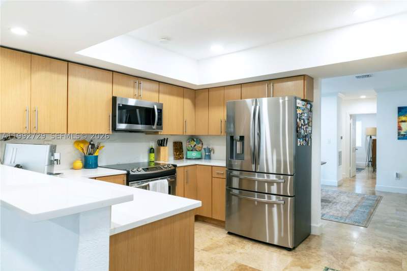 3 bedroom SingleFamilyResidence at 9717 SW 93rd Ter, 1st Addn To West Cherry G, Miami — photo 3