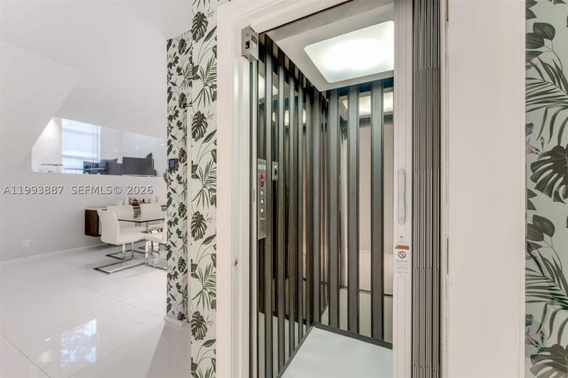 3 bedroom Townhouse at 1524 NE Quayside Ter A4, Towers Quayside Ct-Yard V, Miami — photo 5