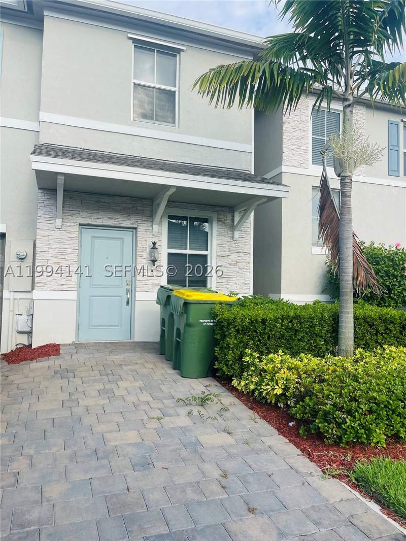 4 bedroom Townhouse at 1766 SE 7th Ter, Cedar At Keys Gate, Homestead — photo 2