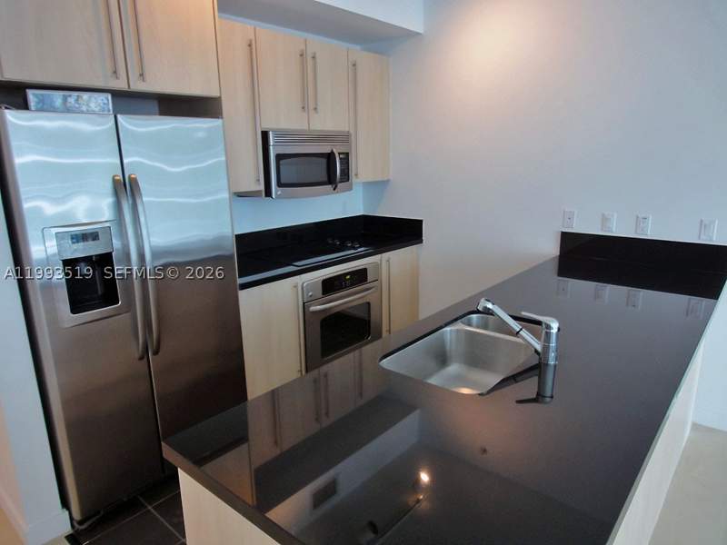1 bedroom Condominium at 1111 SW 1 Av 1715-N, The Axis On Brickell II C, Miami — photo 2