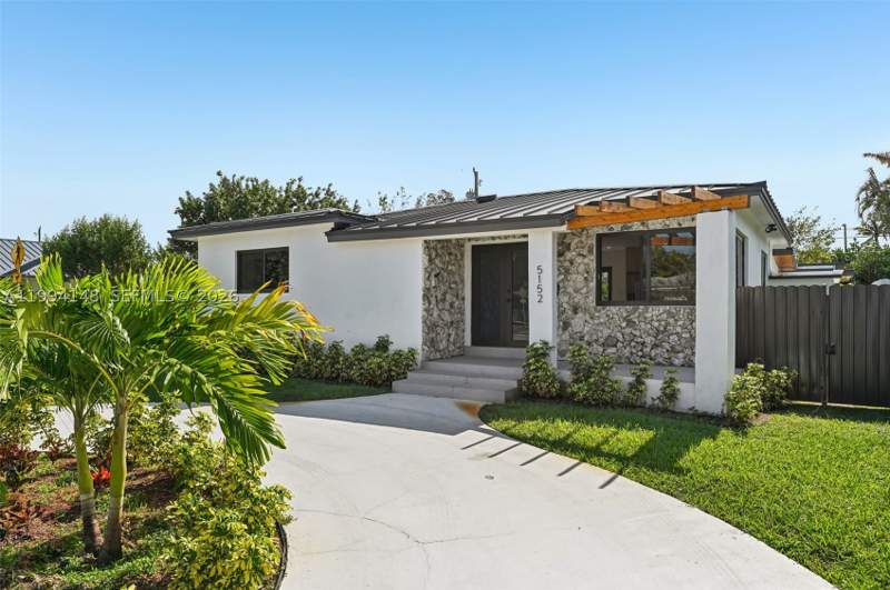 5 bedroom SingleFamilyResidence at 5152 SW 6th St, Trail Granada Addn, Miami — photo 4