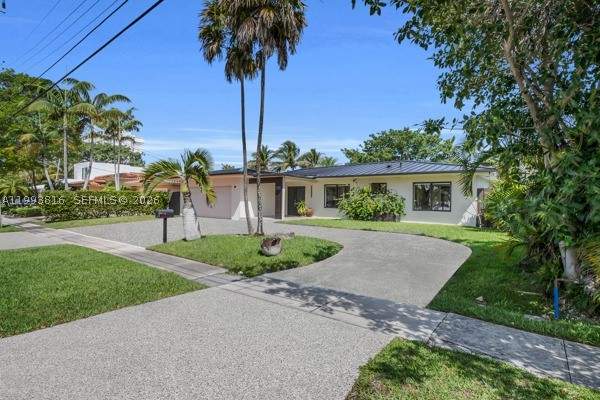3 bedroom SingleFamilyResidence at 2025 Arch Creek Dr, Keystone Point, North Miami — photo 3