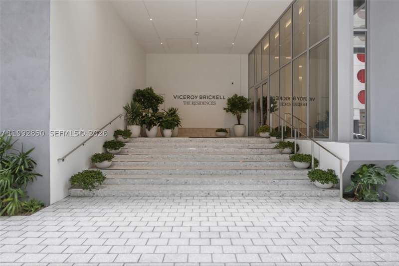 1 bedroom Condominium at 77 SE 5th Street 2914, Brickell Point, Miami — photo 4