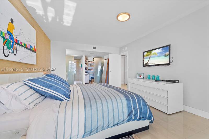 2 bedroom Condominium at 100 Bayview Dr 507, Arlen House East Condo, Sunny Isles Beach — photo 5