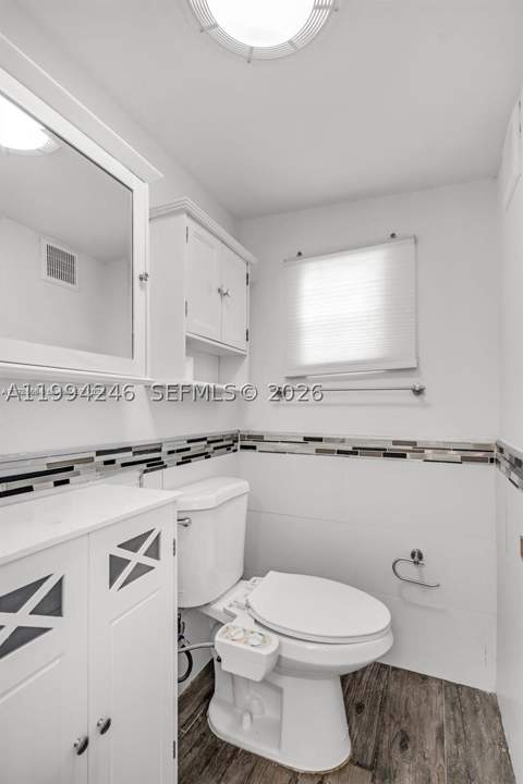 3800 Charles Ter, Miami FL - photo 10 of 17