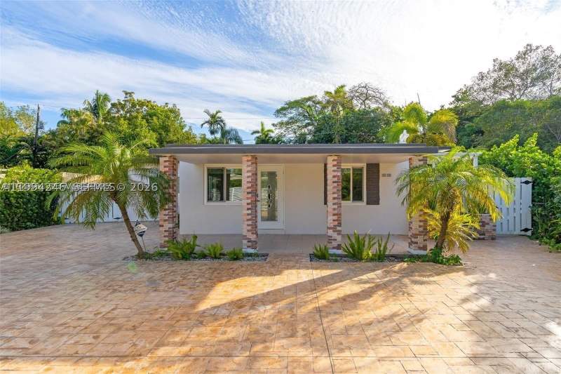 3 bedroom SingleFamilyResidence at 3800 Charles Ter, Kingsway, Miami — photo 2
