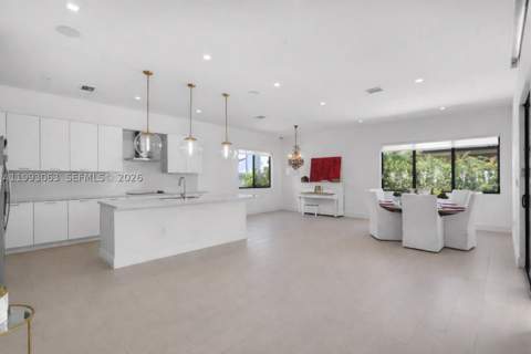 8019 NW 46th Ter, Doral FL - photo 9 of 48