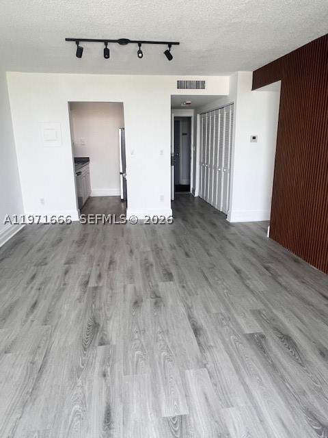 2000 NE 135th St 601, North Miami FL - photo 9 of 27