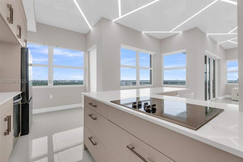 2 bedroom Condominium at 18011 Biscayne Blvd Ph04, Del Prado Marina, Aventura — photo 3
