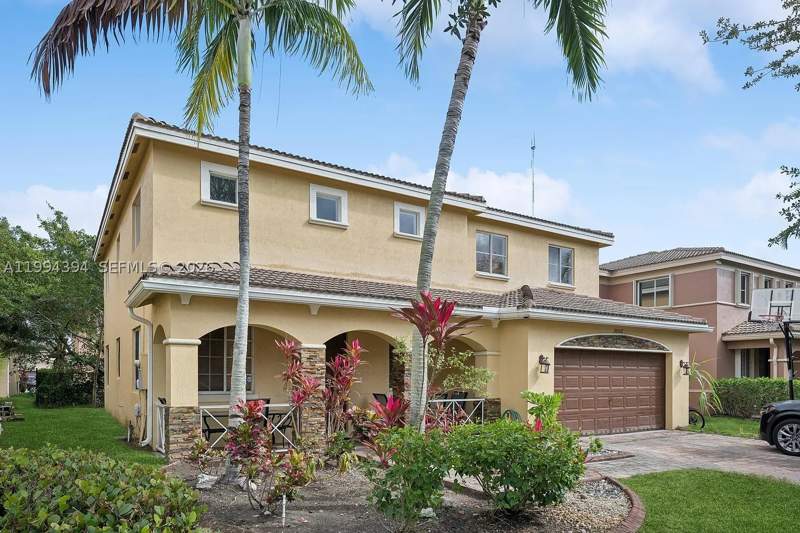4 bedroom SingleFamilyResidence at 20507 NW 9th Ave, Sport Acres, Miami Gardens — photo 2