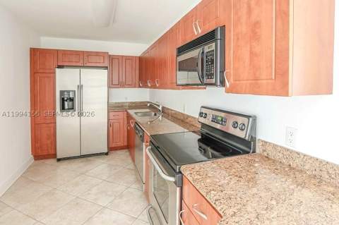 401 69th St 505, Miami Beach FL - photo 14 of 18