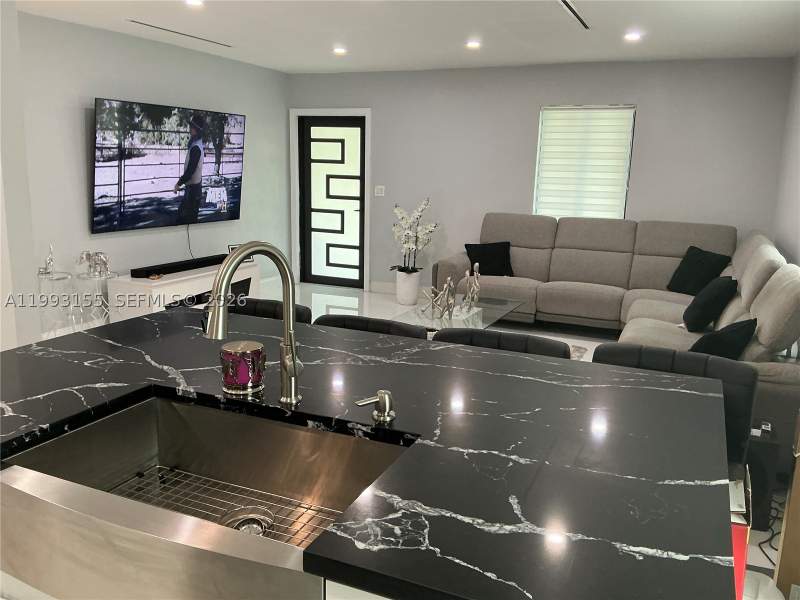 2 bedroom SingleFamilyResidence at 201 SW 62nd Ave, Josena Sub, Miami — photo 3