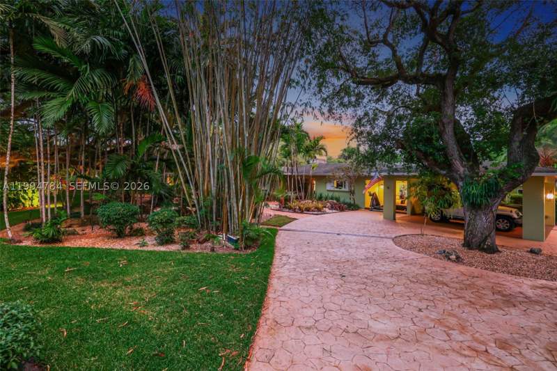 7 bedroom SingleFamilyResidence at 9234 SW 112th St, Woodstock Villas, Miami — photo 5