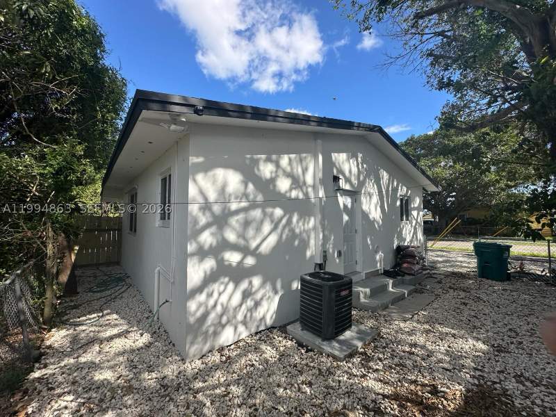 2 bedroom SingleFamilyResidence at 7460 NW 17th Ave, Comm Liberty City, Miami — photo 3