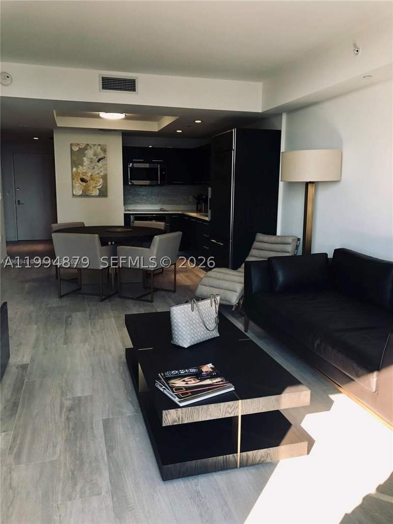 1 bedroom Condominium at 45 SW 9th St 2004, Brickell Heights East Con, Miami — photo 4