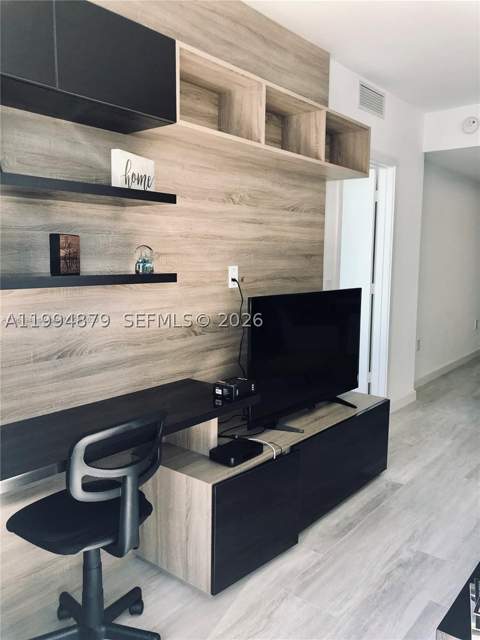 45 SW 9th St 2004, Miami FL - photo 8 of 28
