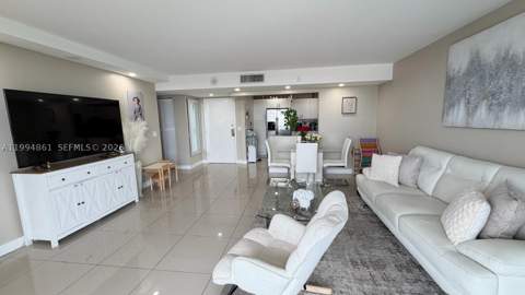 13499 Biscayne Blvd 805, North Miami FL - photo 13 of 20