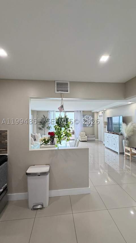 13499 Biscayne Blvd 805, North Miami FL - photo 18 of 20