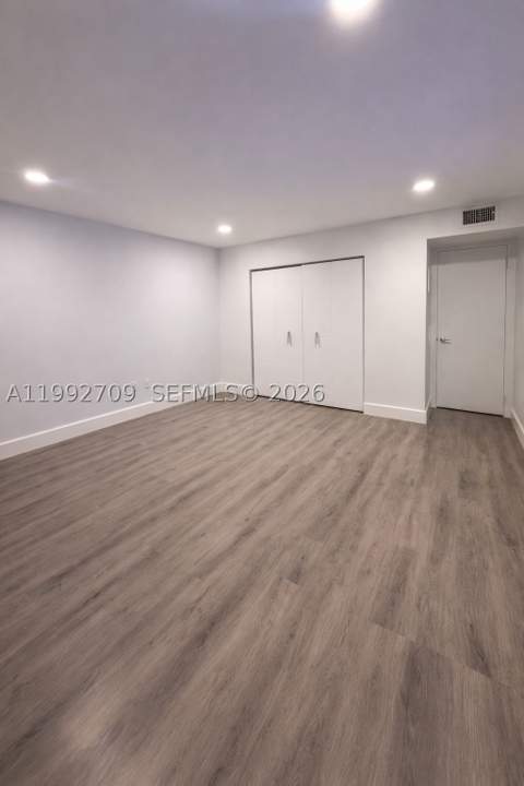 1555 W 44th Pl 247, Hialeah FL - photo 6 of 11