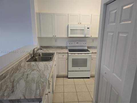 1575 NE 33rd Ave 104-9, Homestead FL - photo 10 of 40