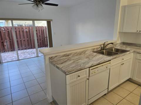 1575 NE 33rd Ave 104-9, Homestead FL - photo 6 of 40
