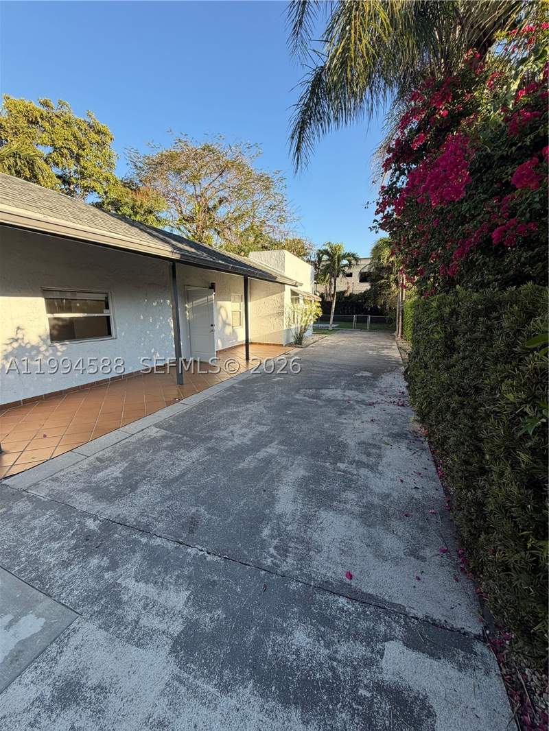 2 bedroom SingleFamilyResidence at 3373 SW 29th Ter, Pomelo Park, Miami — photo 3