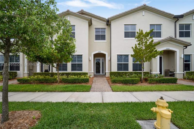 4 bedroom Townhouse at 26442 SW 148 Ct 26442, Down South, Homestead — photo 2