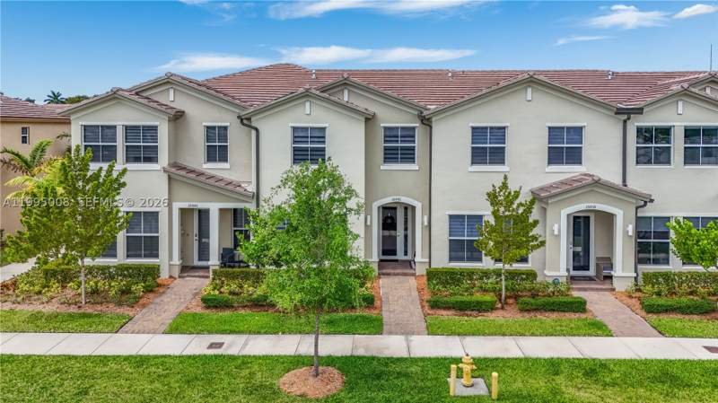 4 bedroom Townhouse at 26442 SW 148 Ct 26442, Down South, Homestead — photo 3