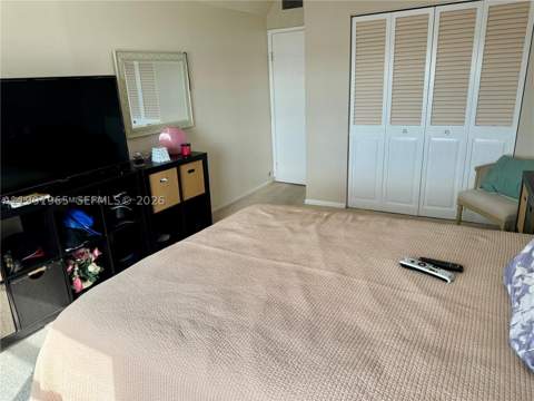 400 Kings Point Dr 609, Sunny Isles Beach FL - photo 17 of 31