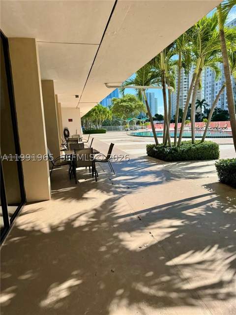 400 Kings Point Dr 609, Sunny Isles Beach FL - photo 22 of 31