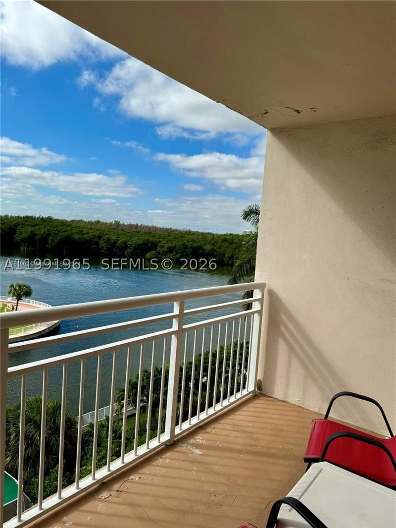 1 bedroom Condominium at 400 Kings Point Dr 609, Coastal Towers Condo, Sunny Isles Beach — photo 4
