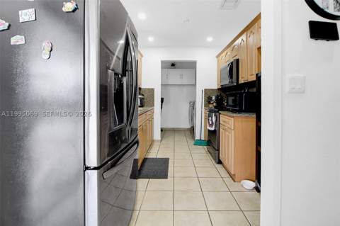 2330 W 6th Ct, Hialeah FL - photo 6 of 32