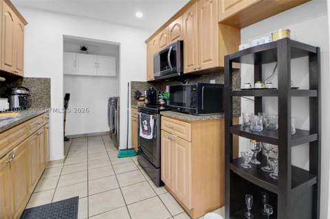 2330 W 6th Ct, Hialeah FL - photo 7 of 32