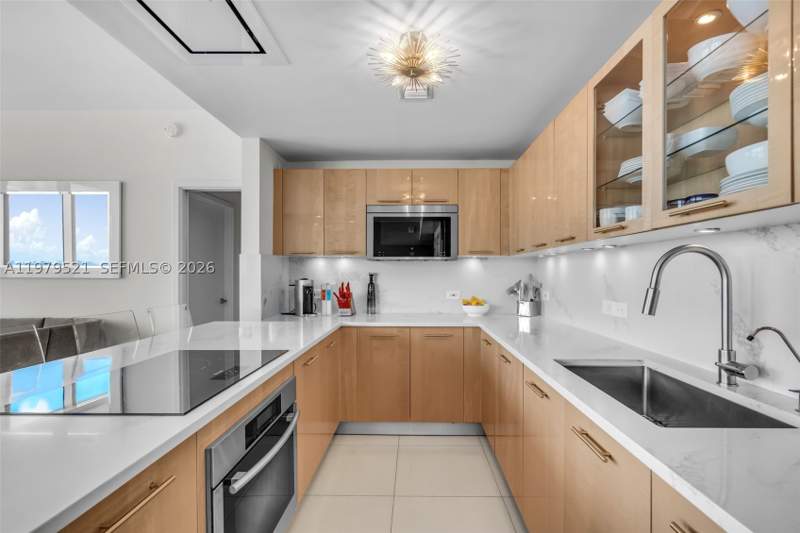 2 bedroom Condominium at 6899 Collins Ave 2403, North Carillon Beach Condo, Miami Beach — photo 3