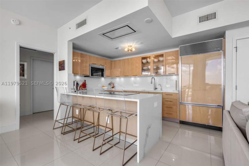 2 bedroom Condominium at 6899 Collins Ave 2403, North Carillon Beach Condo, Miami Beach — photo 4