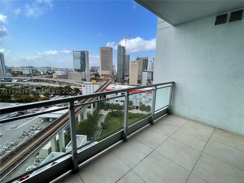 1 bedroom Condominium at 90 SW 3rd Street 1809, The Ivy Condo, Miami — photo 5