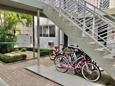 7440 Byron Ave 12B, Miami Beach FL - photo 15 of 22
