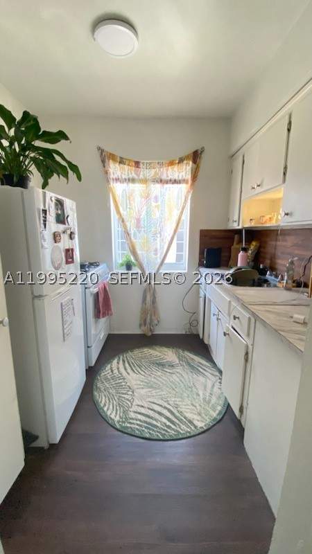 7440 Byron Ave 12B, Miami Beach FL - photo 9 of 22