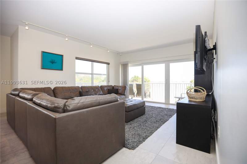 3 bedroom Condominium at 300 Bayview Dr 216, Arlen House Condo, Sunny Isles Beach — photo 3