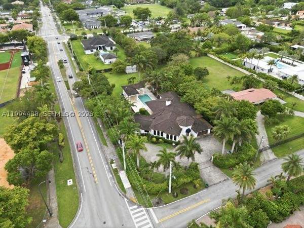 6 bedroom SingleFamilyResidence at 6200 SW 97th Ave, Subdivision Of, Miami — photo 4
