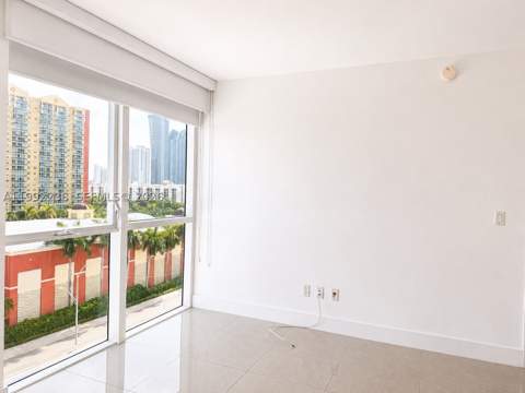 400 Sunny Isles Blvd 819, Sunny Isles Beach FL - photo 12 of 30