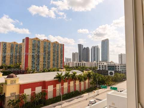 400 Sunny Isles Blvd 819, Sunny Isles Beach FL - photo 15 of 30